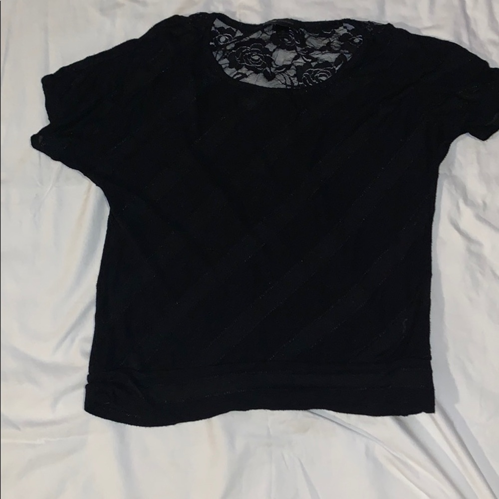 Short-sleeve diagonal stripes sheer floral detail